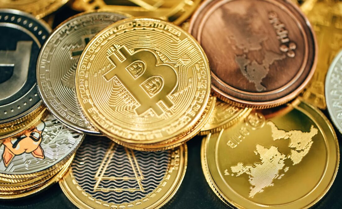 Bitcoin and Ethereum Slide as Crypto Sell-Off Resumes